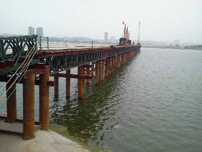 四川省遂寧市圣蓮島貝雷梁鋼棧橋 (已調(diào)整大小).jpg